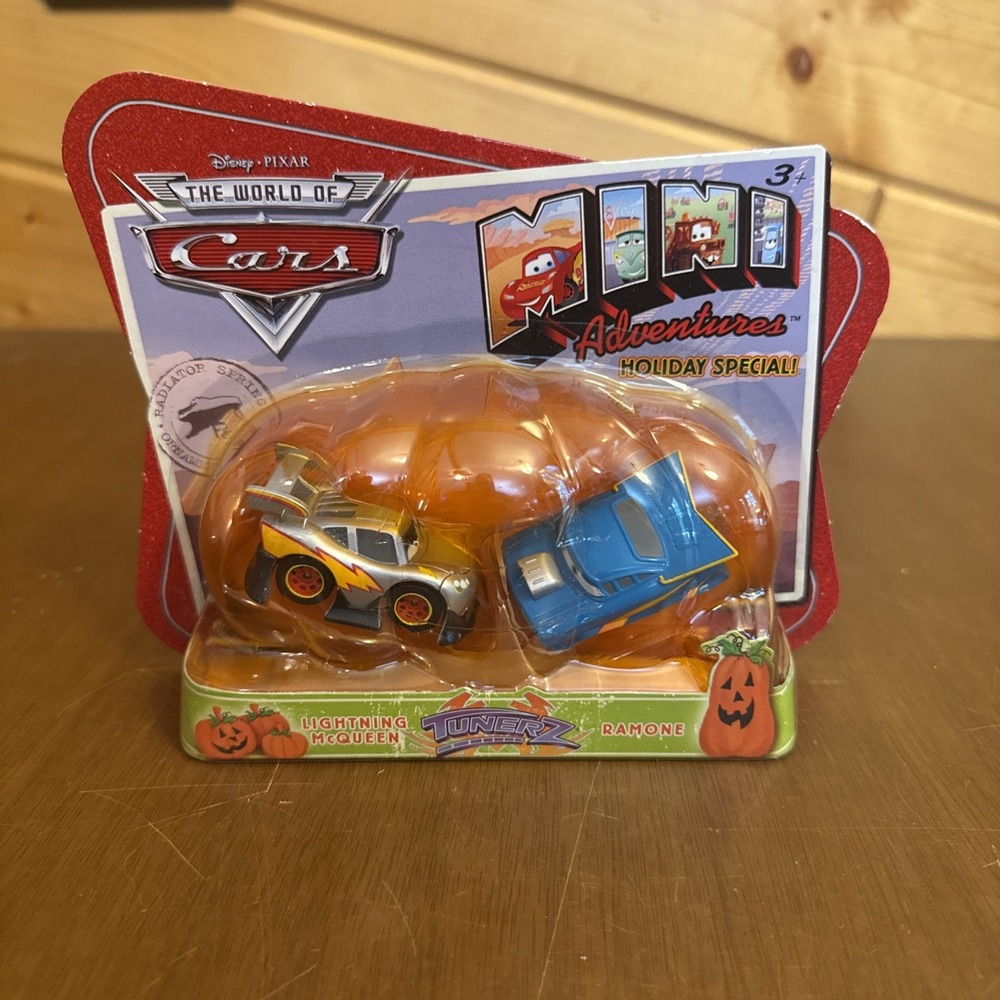 Disney Cars Mini Adventures Silver Lightning McQueen & Blue Ramone Holiday Set